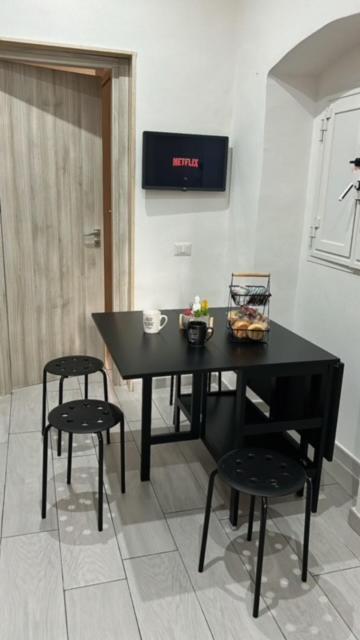Apartment Dominique Бари Екстериор снимка